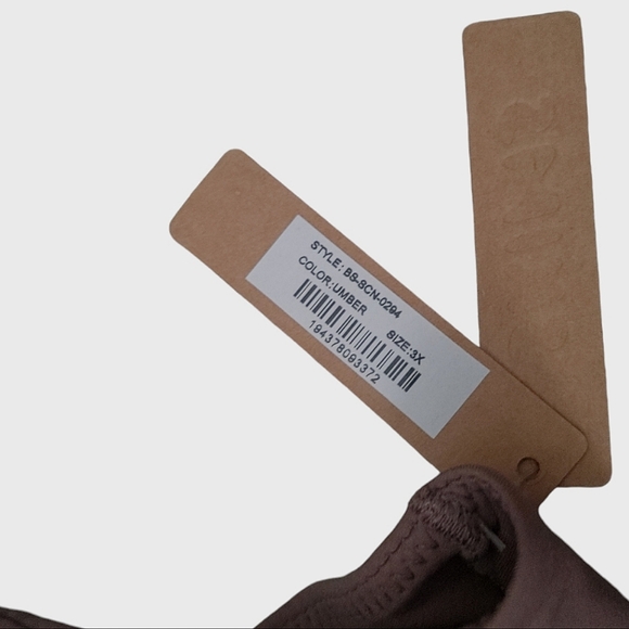 SKIMS Square Neck Thong Bodysuit - Picture 5 of 11